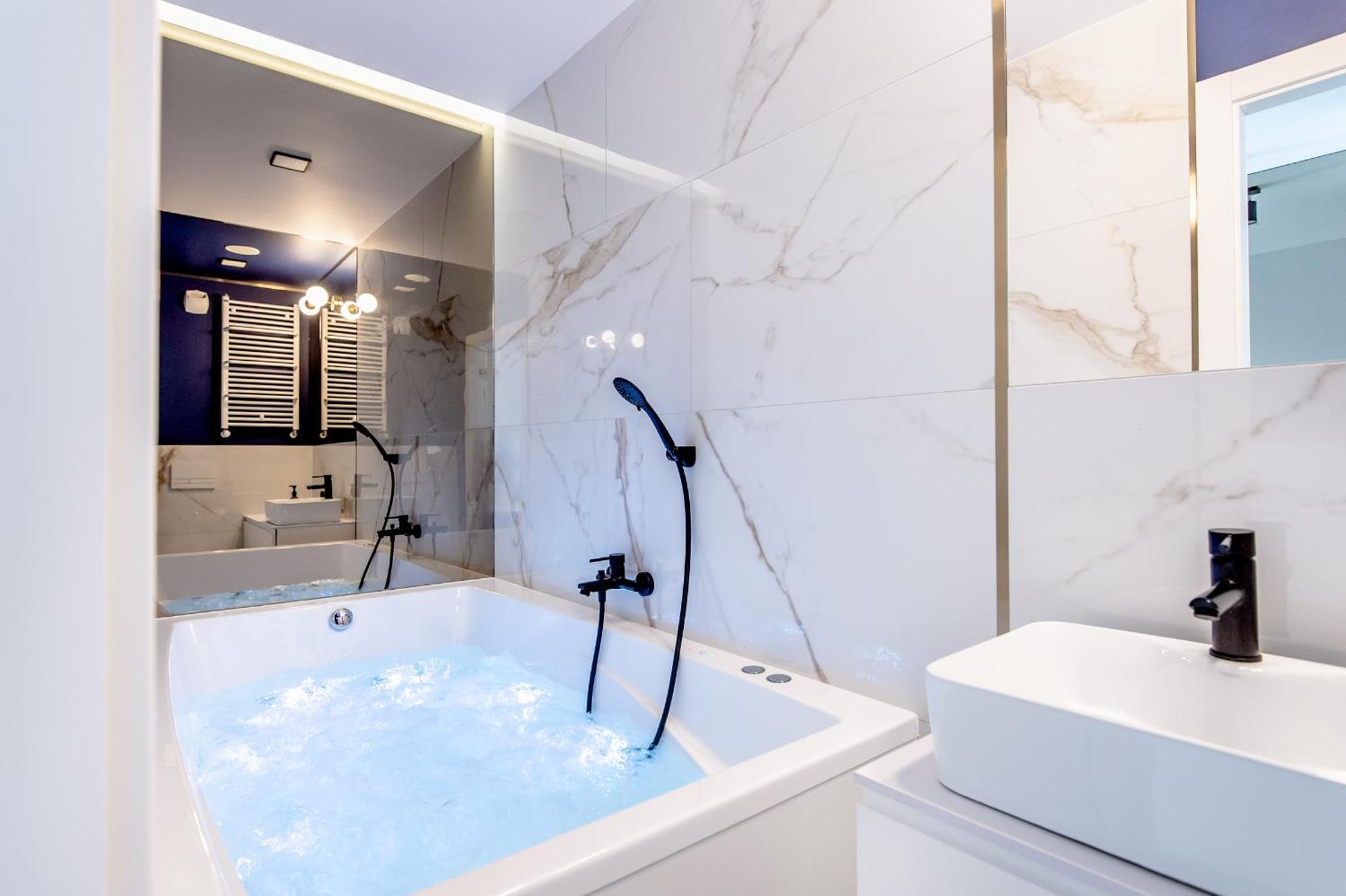 Super-Apartamenty Vip Jacuzzi III Poznań Esterno foto