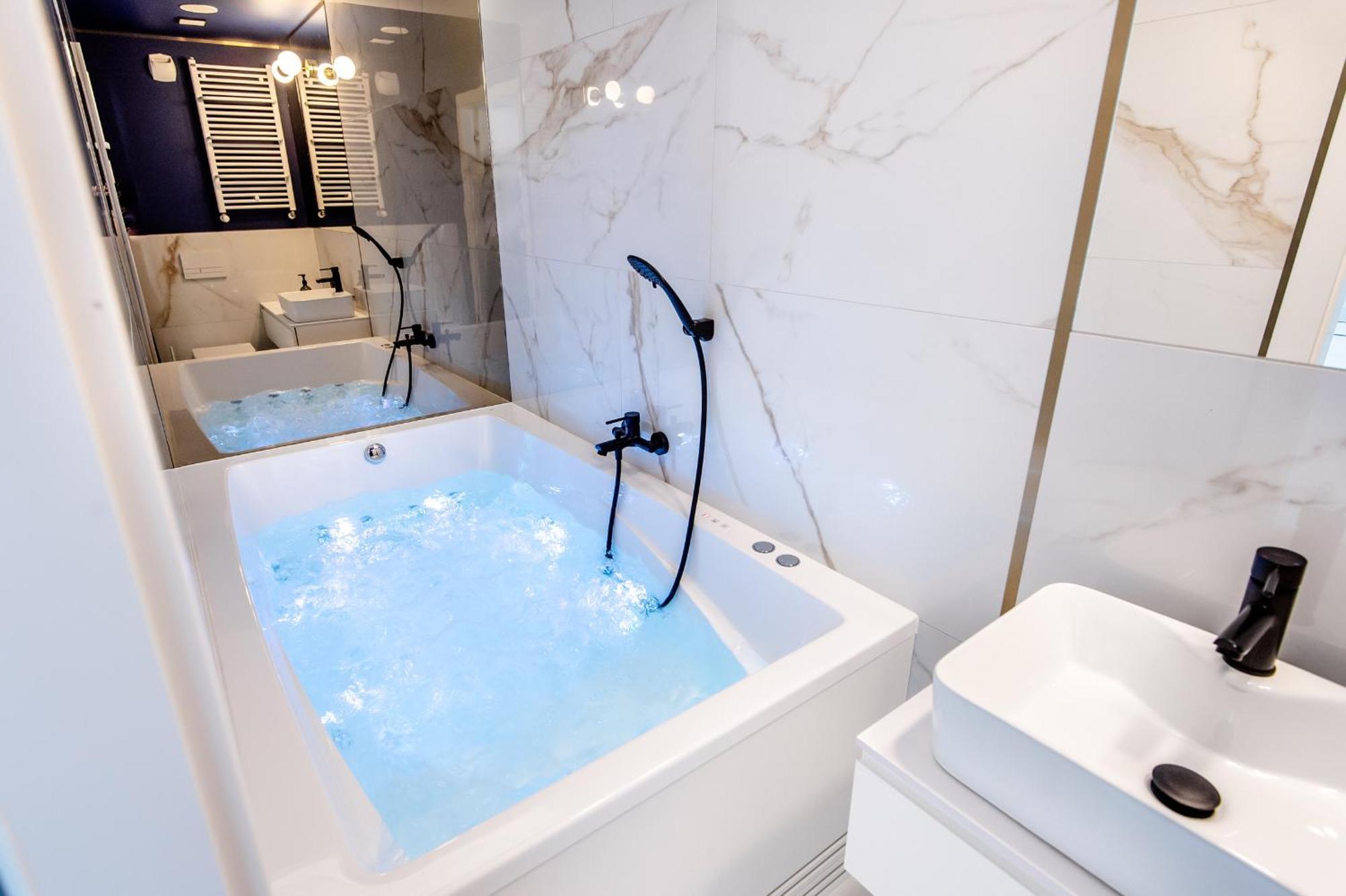 Super-Apartamenty Vip Jacuzzi III Poznań Esterno foto